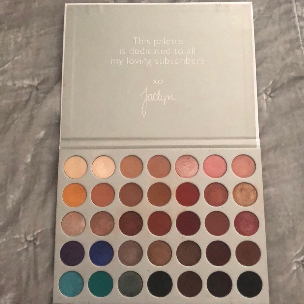 this is a makeup palette